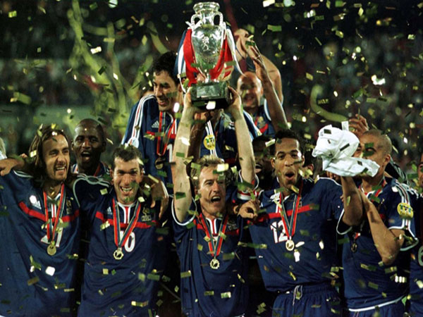 Đội tuyển Pháp vô địch euro mấy lần? Vào những năm nào?