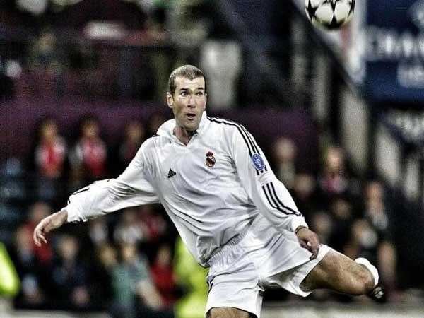 Tiền vệ Zinedine Zidane
